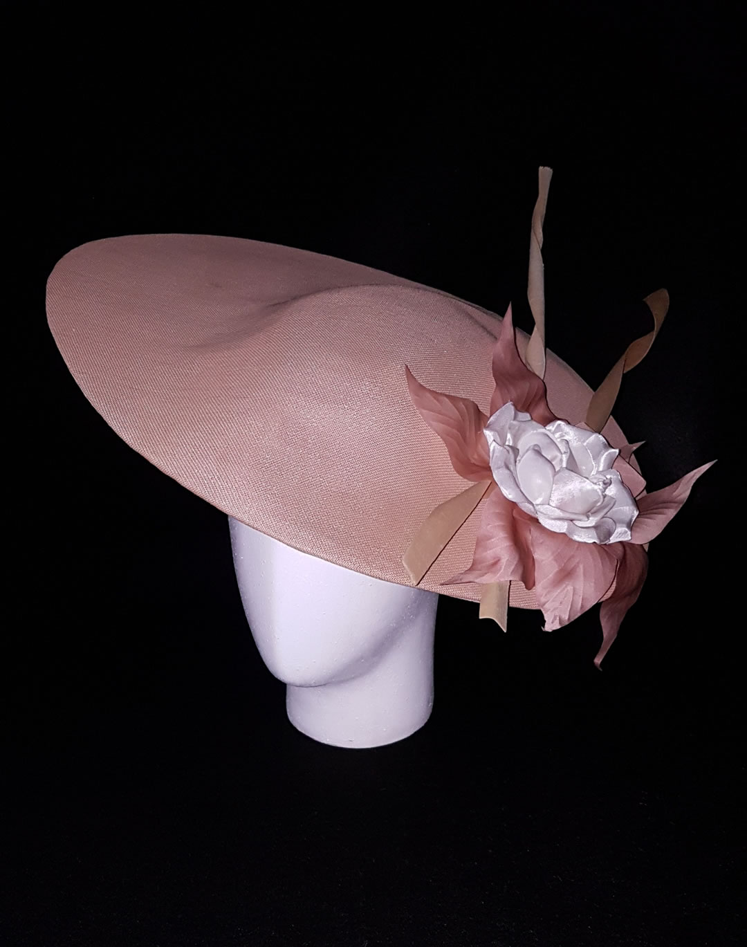 Toyo hat with natural fibers and hand made silk flower